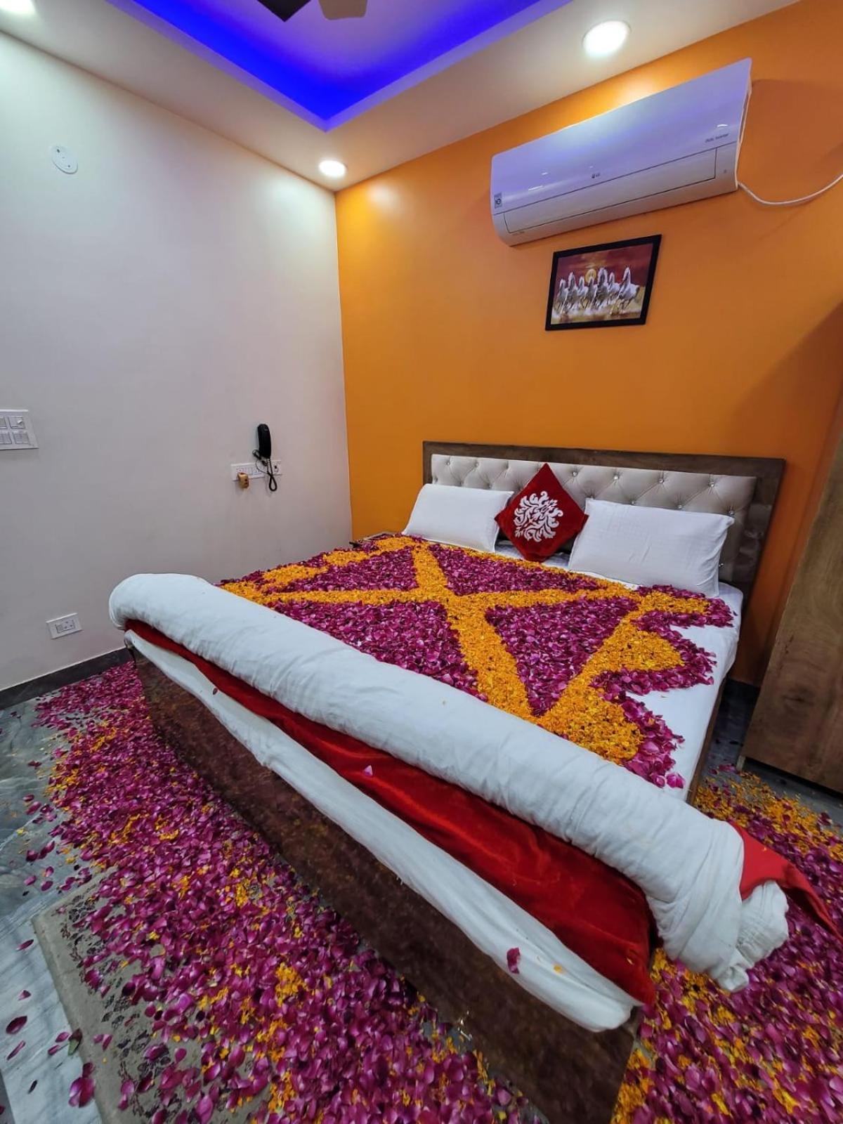 The Swiss Residency Hotel Greater Noida Exterior photo
